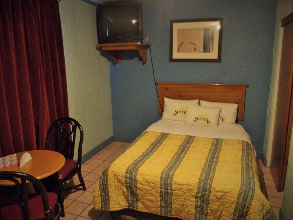 Hotel Diaz Tijuana Pokój zdjęcie
