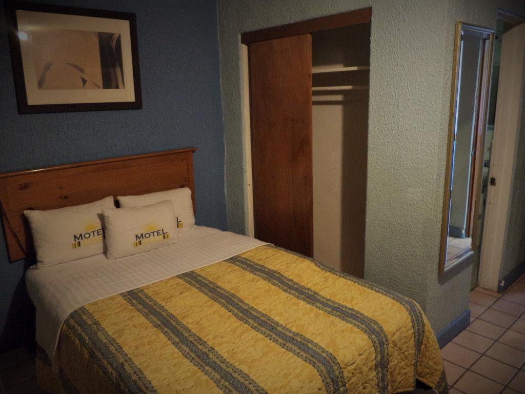 Hotel Diaz Tijuana Pokój zdjęcie