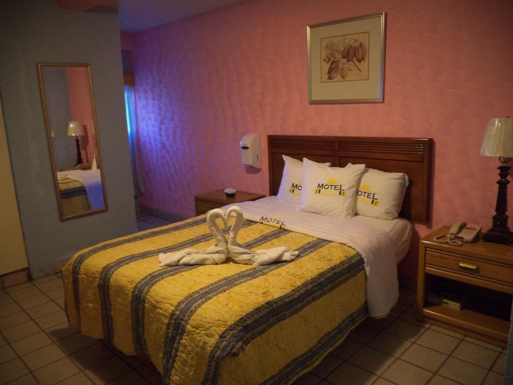 Hotel Diaz Tijuana Zewnętrze zdjęcie