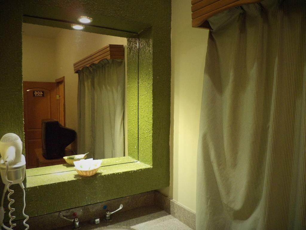 Hotel Diaz Tijuana Zewnętrze zdjęcie